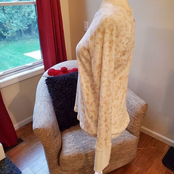 NWT Knox Rose Cream and Tan Henley Top Size Medium - Picture 5 of 12